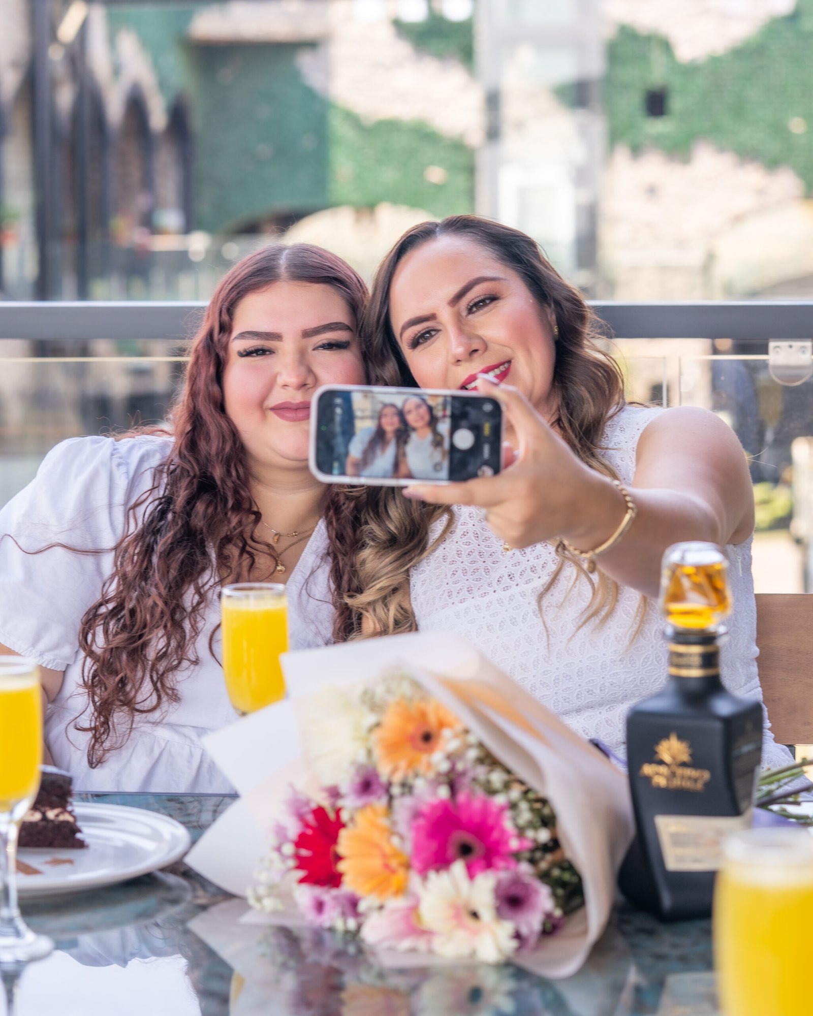 MAMÁ E HIJA EN EL CASTILLO DE TEQUILA